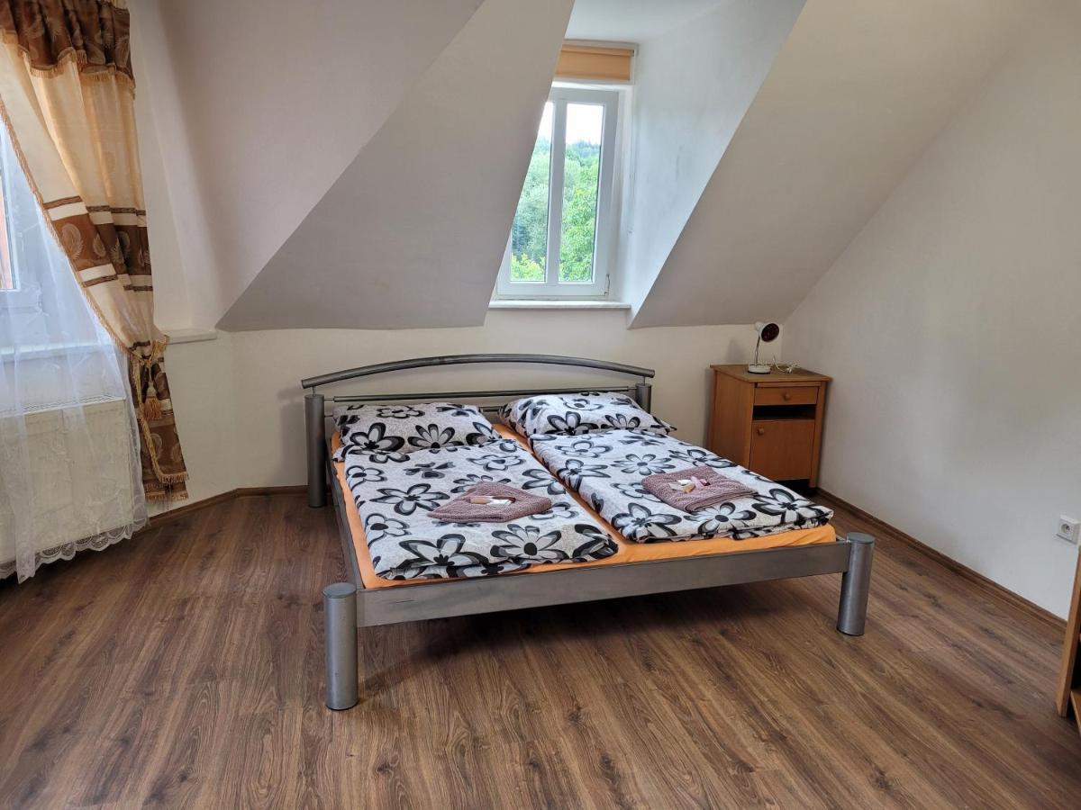 Studentska Apartments カルロヴィ・ヴァリ エクステリア 写真